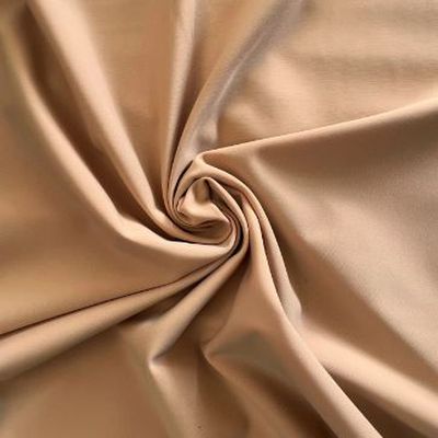 Kód: 38513 Matt két irányba elasztikus lycra 190 grm2. 100 százalékosan újrahasznosított ECONYL ® poliamid nylon szálból készült,  bizonyítottan kétszer jobban ellenáll a klórnak, barnító krémeknek, olajoknak mint a hasonló szövetek. LYCRA Xtra Life ™ hosszú élettratamú.